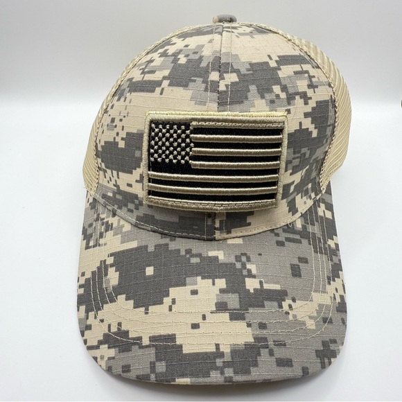 Other - US Flag Camo Baseball Cap with Detachable Flag - Unisex Outdoor Hat
